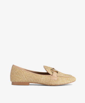 SAPATO LOAFER ESTILO MOCASSIN EM RÁFIA COMBINADA COM APLICAÇÃO